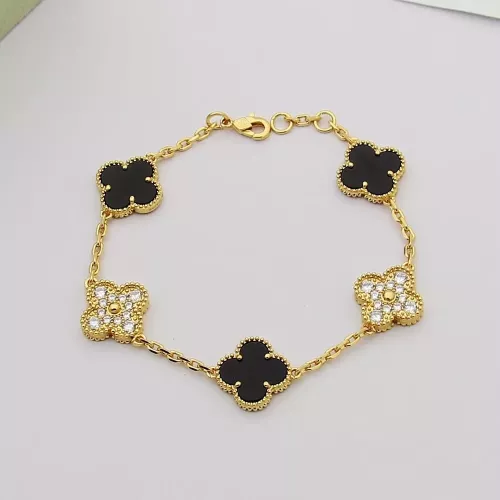 Van Cleef & Arpels Bracelets For Women #1371322