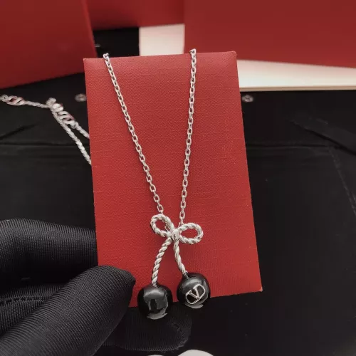 Cheap Valentino Necklaces #1371488 Replica Wholesale [$32.00 USD] [ITEM#1371488] on Replica Valentino Necklaces