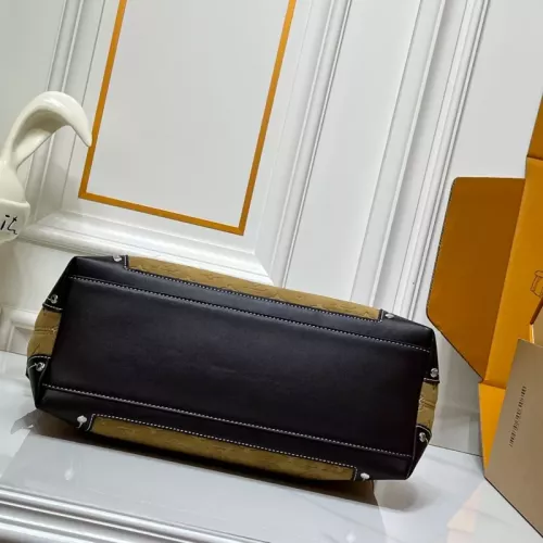 Cheap Louis Vuitton AAA Quality Messenger Bags For Women #1371491 Replica Wholesale [$68.00 USD] [ITEM#1371491] on Replica Louis Vuitton AAA Quality Messenger Bags
