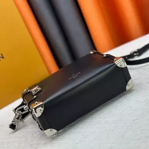 Cheap Louis Vuitton AAA Quality Messenger Bags For Women #1371495 Replica Wholesale [$72.00 USD] [ITEM#1371495] on Replica Louis Vuitton AAA Quality Messenger Bags
