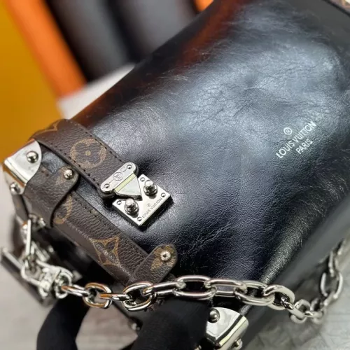 Cheap Louis Vuitton AAA Quality Messenger Bags For Women #1371496 Replica Wholesale [$72.00 USD] [ITEM#1371496] on Replica Louis Vuitton AAA Quality Messenger Bags