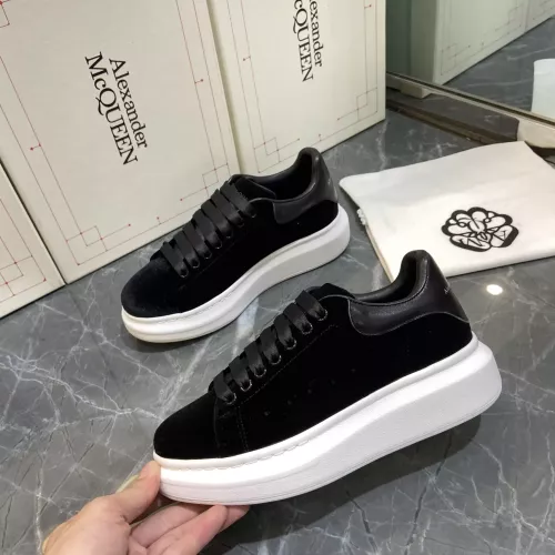 Cheap Alexander McQueen Casual Shoes For Men #1371644 Replica Wholesale [$82.00 USD] [ITEM#1371644] on Replica Alexander McQueen Casual Shoes
