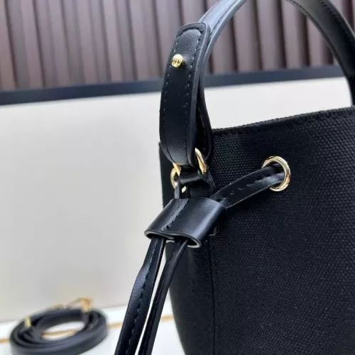 Cheap Versace AAA Quality Handbags For Women #1372221 Replica Wholesale [$92.00 USD] [ITEM#1372221] on Replica Versace AAA Quality Handbags