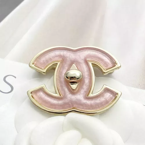 Chanel Brooches For Women #1372304