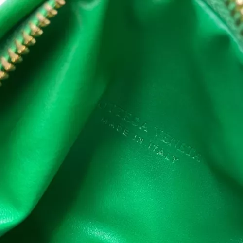 Cheap Bottega Veneta BV AAA Quality Handbags For Women #1372464 Replica Wholesale [$102.00 USD] [ITEM#1372464] on Replica Bottega Veneta BV AAA Quality Handbags