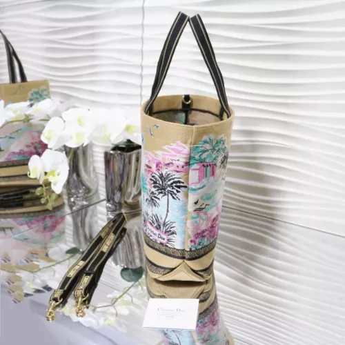 Cheap Christian Dior AAA Quality Handbags For Women #1372544 Replica Wholesale [$102.00 USD] [ITEM#1372544] on Replica Christian Dior AAA Quality Handbags