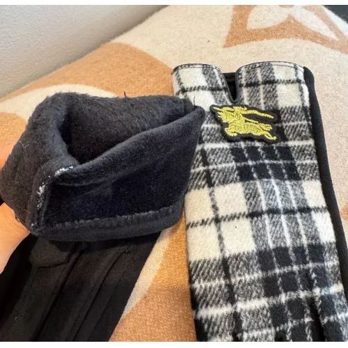 Cheap Burberry Gloves #1372602 Replica Wholesale [$34.00 USD] [ITEM#1372602] on Replica Burberry Gloves