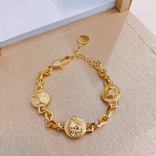 Cheap Versace Bracelets #1372888 Replica Wholesale [$42.00 USD] [ITEM#1372888] on Replica Versace Bracelets