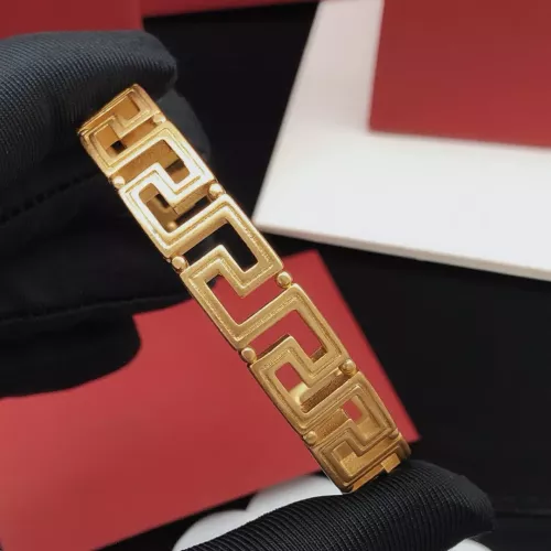 Cheap Versace Bracelets #1373093 Replica Wholesale [$32.00 USD] [ITEM#1373093] on Replica Versace Bracelets