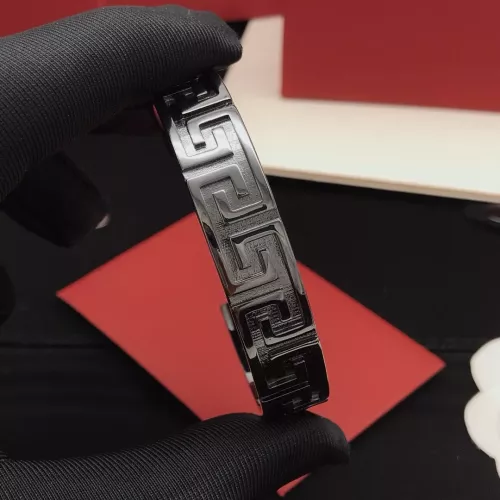 Cheap Versace Bracelets #1373095 Replica Wholesale [$32.00 USD] [ITEM#1373095] on Replica Versace Bracelets
