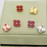 Cheap Van Cleef &amp; Arpels Earrings For Women #1371410 Replica Wholesale [$25.00 USD] [ITEM#1371410] on Replica Van Cleef &amp; Arpels Earrings