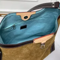 Cheap Louis Vuitton AAA Quality Messenger Bags For Women #1371491 Replica Wholesale [$68.00 USD] [ITEM#1371491] on Replica Louis Vuitton AAA Quality Messenger Bags