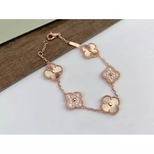 Van Cleef & Arpels Bracelets For Women #1373142