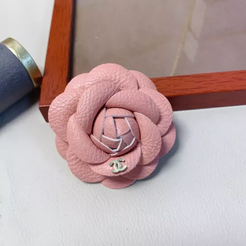 Chanel Brooches For Women #1373185