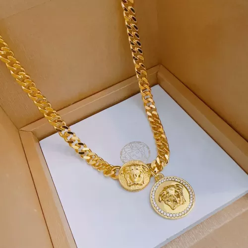 Cheap Versace Necklaces For Unisex #1373621 Replica Wholesale [$76.00 USD] [ITEM#1373621] on Replica Versace Necklaces