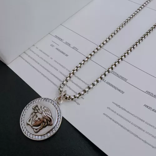Cheap Versace Necklaces For Unisex #1373626 Replica Wholesale [$52.00 USD] [ITEM#1373626] on Replica Versace Necklaces