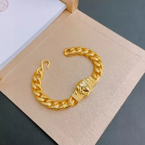 Cheap Versace Bracelets For Unisex #1373763 Replica Wholesale [$76.00 USD] [ITEM#1373763] on Replica Versace Bracelets