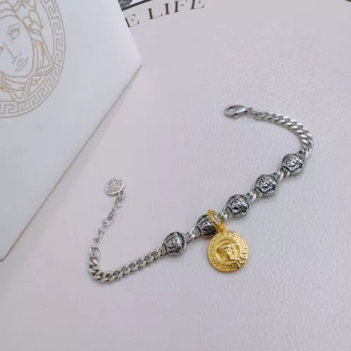 Cheap Versace Bracelets For Unisex #1373772 Replica Wholesale [$60.00 USD] [ITEM#1373772] on Replica Versace Bracelets