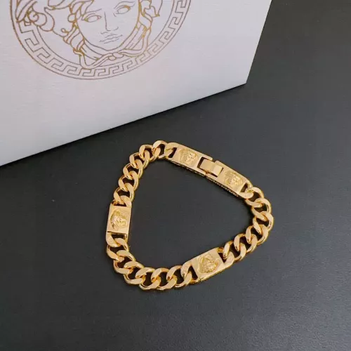 Cheap Versace Bracelets For Unisex #1373781 Replica Wholesale [$80.00 USD] [ITEM#1373781] on Replica Versace Bracelets