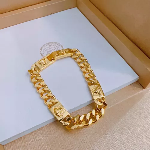 Cheap Versace Bracelets For Unisex #1373781 Replica Wholesale [$80.00 USD] [ITEM#1373781] on Replica Versace Bracelets