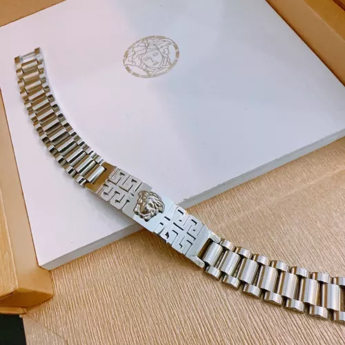 Cheap Versace Bracelets For Men #1373788 Replica Wholesale [$56.00 USD] [ITEM#1373788] on Replica Versace Bracelets