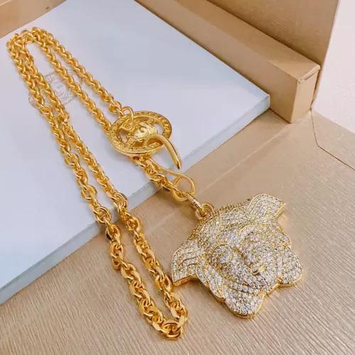 Cheap Versace Necklaces For Unisex #1373798 Replica Wholesale [$76.00 USD] [ITEM#1373798] on Replica Versace Necklaces