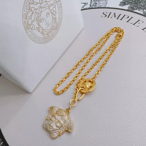 Cheap Versace Necklaces For Unisex #1373798 Replica Wholesale [$76.00 USD] [ITEM#1373798] on Replica Versace Necklaces