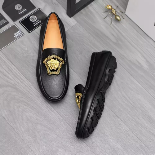 Versace Leather Shoes For Men #1374470
