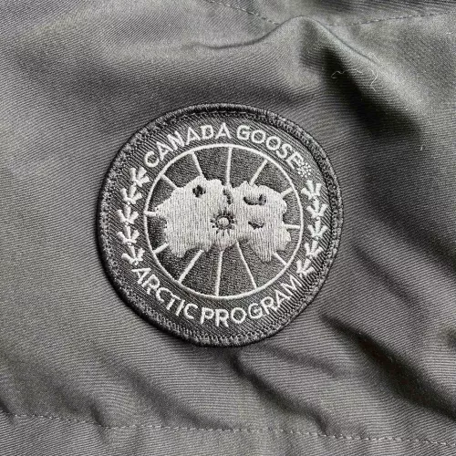 Cheap Canada Goose Down Feather Coat Long Sleeved For Women #1374633 Replica Wholesale [$160.00 USD] [ITEM#1374633] on Replica Canada Goose Down Feather Coat