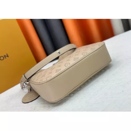 Cheap Louis Vuitton AAA Quality Messenger Bags For Women #1376329 Replica Wholesale [$68.00 USD] [ITEM#1376329] on Replica Louis Vuitton AAA Quality Messenger Bags
