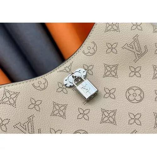 Cheap Louis Vuitton AAA Quality Messenger Bags For Women #1376329 Replica Wholesale [$68.00 USD] [ITEM#1376329] on Replica Louis Vuitton AAA Quality Messenger Bags