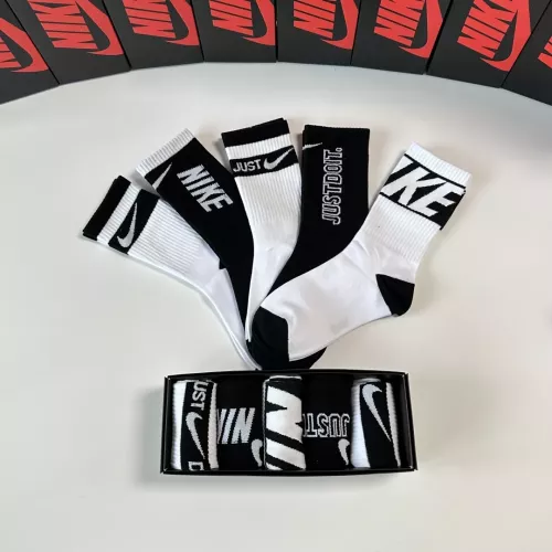 Cheap Nike Socks #1377792 Replica Wholesale [$29.00 USD] [ITEM#1377792] on Replica Nike Socks