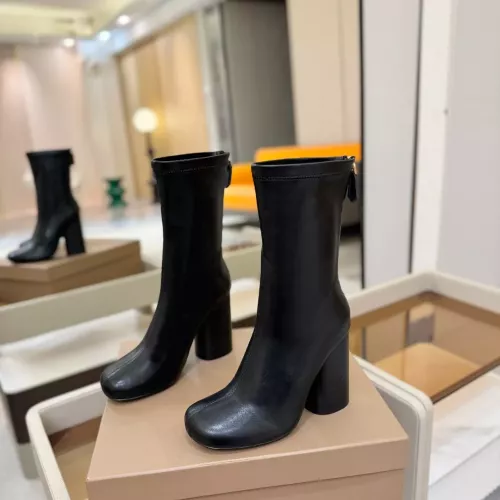 Burberry Boots For Women #1377960