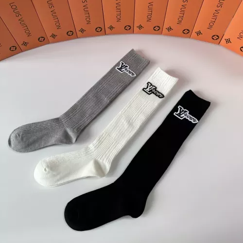 Cheap Louis Vuitton LV Socks #1378262 Replica Wholesale [$27.00 USD] [ITEM#1378262] on Replica Louis Vuitton LV Socks
