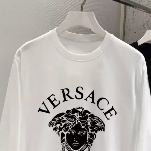 Cheap Versace T-Shirts Long Sleeved For Unisex #1378320 Replica Wholesale [$41.00 USD] [ITEM#1378320] on Replica Versace T-Shirts