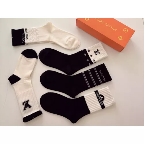 Cheap Louis Vuitton LV Socks For Women #1378403 Replica Wholesale [$29.00 USD] [ITEM#1378403] on Replica Louis Vuitton LV Socks