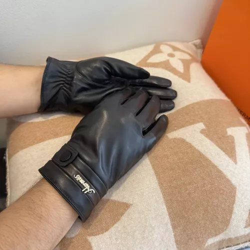 Cheap Hermes Gloves For Men #1379019 Replica Wholesale [$56.00 USD] [ITEM#1379019] on Replica Hermes Gloves