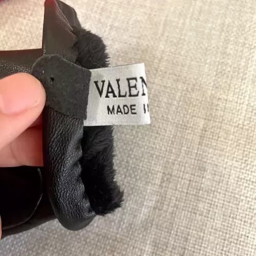 Cheap Valentino Gloves For Women #1379162 Replica Wholesale [$48.00 USD] [ITEM#1379162] on Replica Valentino Gloves