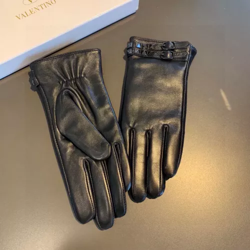 Cheap Valentino Gloves For Women #1379163 Replica Wholesale [$45.00 USD] [ITEM#1379163] on Replica Valentino Gloves