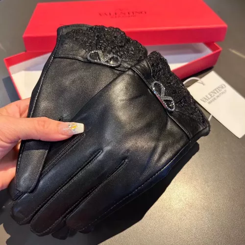Cheap Valentino Gloves For Women #1379168 Replica Wholesale [$48.00 USD] [ITEM#1379168] on Replica Valentino Gloves