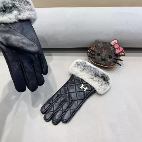 Cheap Hermes Gloves For Women #1379184 Replica Wholesale [$52.00 USD] [ITEM#1379184] on Replica Hermes Gloves
