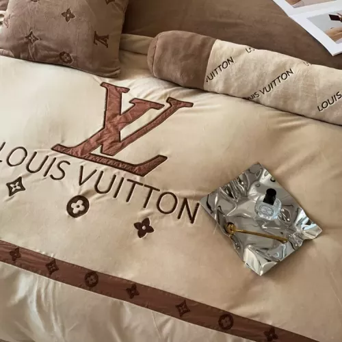 Cheap Louis Vuitton Bedding #1380535 Replica Wholesale [$140.00 USD] [ITEM#1380535] on Replica Louis Vuitton Bedding