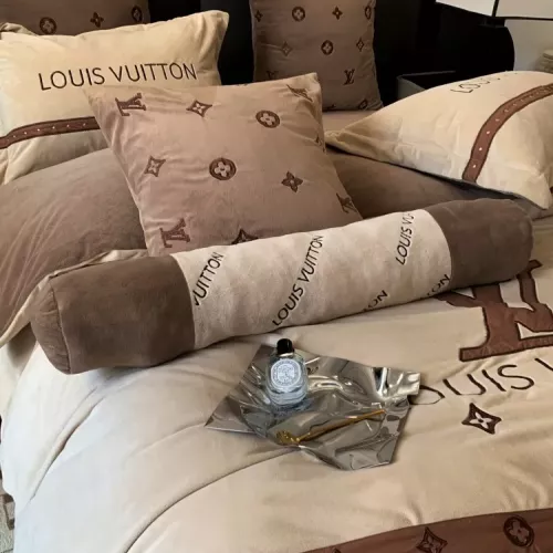 Cheap Louis Vuitton Bedding #1380535 Replica Wholesale [$140.00 USD] [ITEM#1380535] on Replica Louis Vuitton Bedding