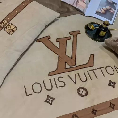 Cheap Louis Vuitton Bedding #1380536 Replica Wholesale [$140.00 USD] [ITEM#1380536] on Replica Louis Vuitton Bedding