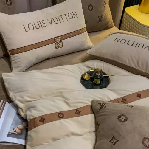 Cheap Louis Vuitton Bedding #1380536 Replica Wholesale [$140.00 USD] [ITEM#1380536] on Replica Louis Vuitton Bedding
