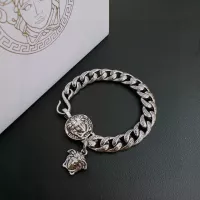 Cheap Versace Bracelets For Unisex #1373783 Replica Wholesale [$82.00 USD] [ITEM#1373783] on Replica Versace Bracelets