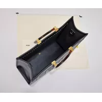Cheap Fendi AAA Quality Handbags For Women #1380720 Replica Wholesale [$160.00 USD] [ITEM#1380720] on Replica Fendi AAA Quality Handbags