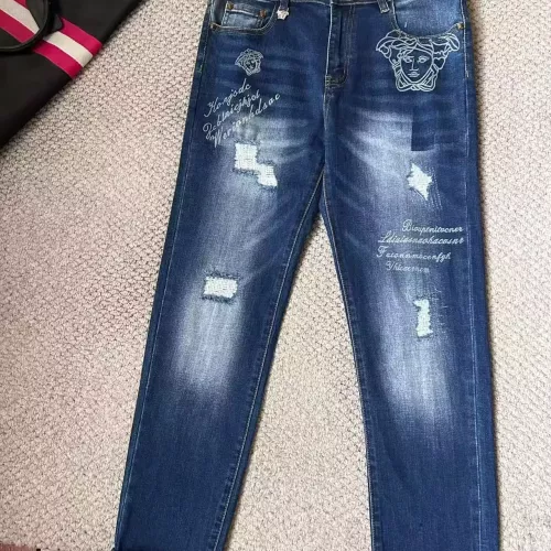 Cheap Versace Jeans For Men #1382849 Replica Wholesale [$68.00 USD] [ITEM#1382849] on Replica Versace Jeans
