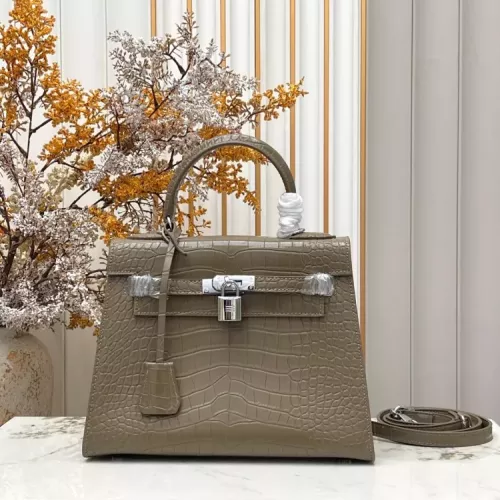 Hermes AAA Quality Handbags For Women #1385039