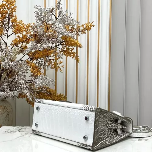 Cheap Hermes AAA Quality Handbags For Women #1385048 Replica Wholesale [$92.00 USD] [ITEM#1385048] on Replica Hermes AAA Quality Handbags